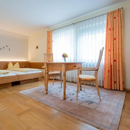 Gasthaus-pension Zum Kreuz Hotel 3*