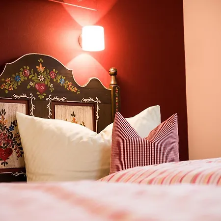 Hotel Gasthaus-pension Zum Kreuz 3*